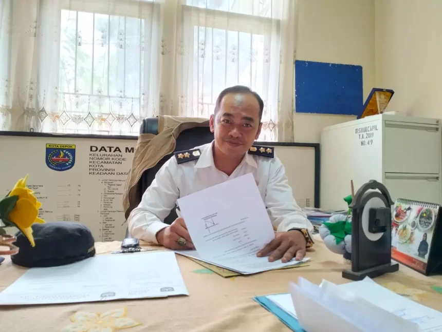 Lurah Pondok Jaya Nurman Hakim