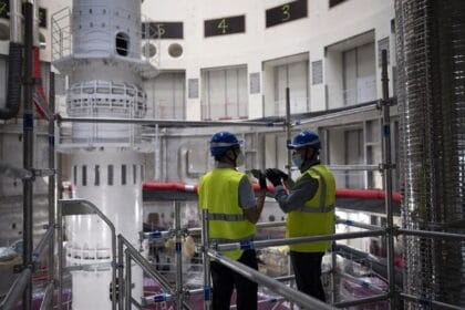 Matahari Buatan Jepang