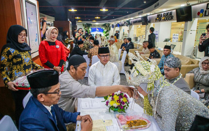 Pelaksaan Nikah Massal di Mal Pelayanan Publik Graha Tiyasa Lippo Plaza Keboen Raya