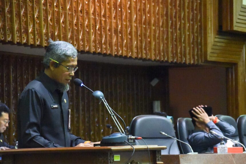 Penetapan Peraturan Daerah Perda tentang Perlindungan dan Pengelolaan Lingkungan Hidup PPLH