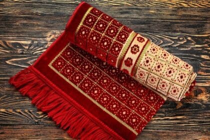 Sajadah, selembar kain untuk beribadah. (Foto : Kurma Arafah)