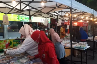 Bazzar Kusuka besutan Wirausaha WUB Kukusan di RT 05 RW 02 Jalan KHM Usman