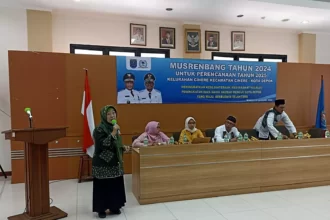 Koordinator Kader Lansia LLI Cinere Astrina Yulda saat mengutarakan usulannya pada Musrenbang