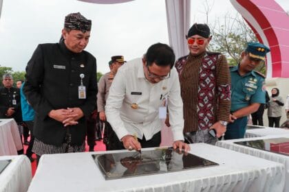 Peresmian Alun alun Kabupaten Brebes oleh Gubernur Jawa Tengah Nana Sudjana