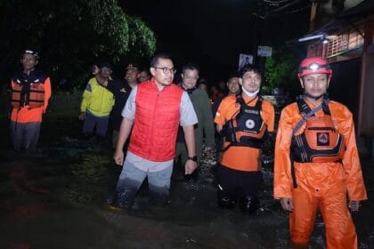 Pilar Tinjau Banjir