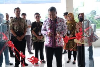 Proses Potong Pita Peresmian Gedung Baru Puskesmas Temanggung