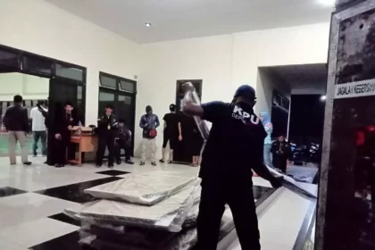 Proses pasokan logistik untuk penyelenggaraan Pemilu 2024 di wilayah Kecamatan Sukmajaya