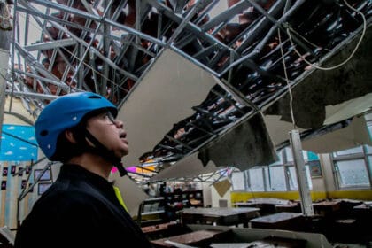 SDN Polisi 1 Kota Bogor Ambruk Diterjang Angin Puting Beliung