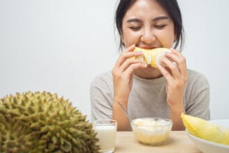 Dampak Terlalu Banyak Makan Durian Bagi Kesehatan