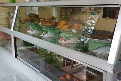 Pedagang Warung Nasi di Lebak