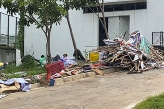 Tumpukan Sampah dari Sisa Kampanye