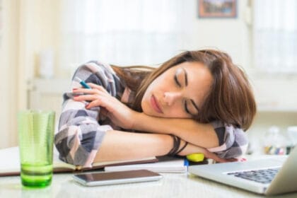 Mudah mengantuk (Foto : Puskesmas Kuta Selatan)