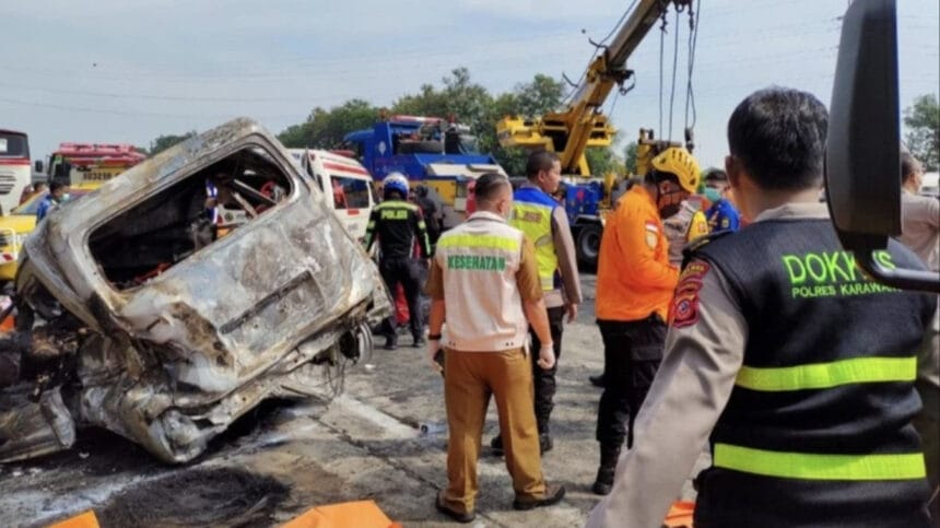 Kecelakaan Maut di Tol Jakarta-Cikampek, Kesaksian Sang Sopir 1 43C31DB0 0D89 47D7 987F 559D54AAC636