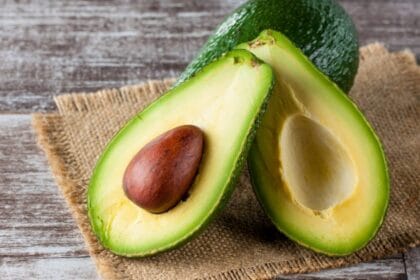 Alpukat Foto : Astronuts)