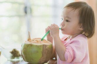 Manfaat Minum Air Kelapa