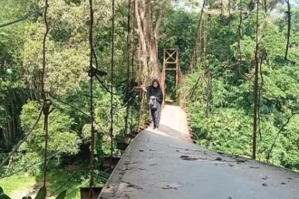 Jembatan Gantung Kampung Nangklak
