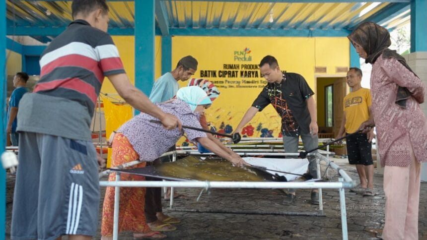 Laporan Tahunan Program TJSL PLN Peduli Catat Keberhasilan Pengembangan Lapangan Kerja dan UMK Secara Nasional 1 Laporan Tahunan PLN Linimassa