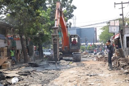 Perbaikan Jalan di Kawasan Pasar Ciputat