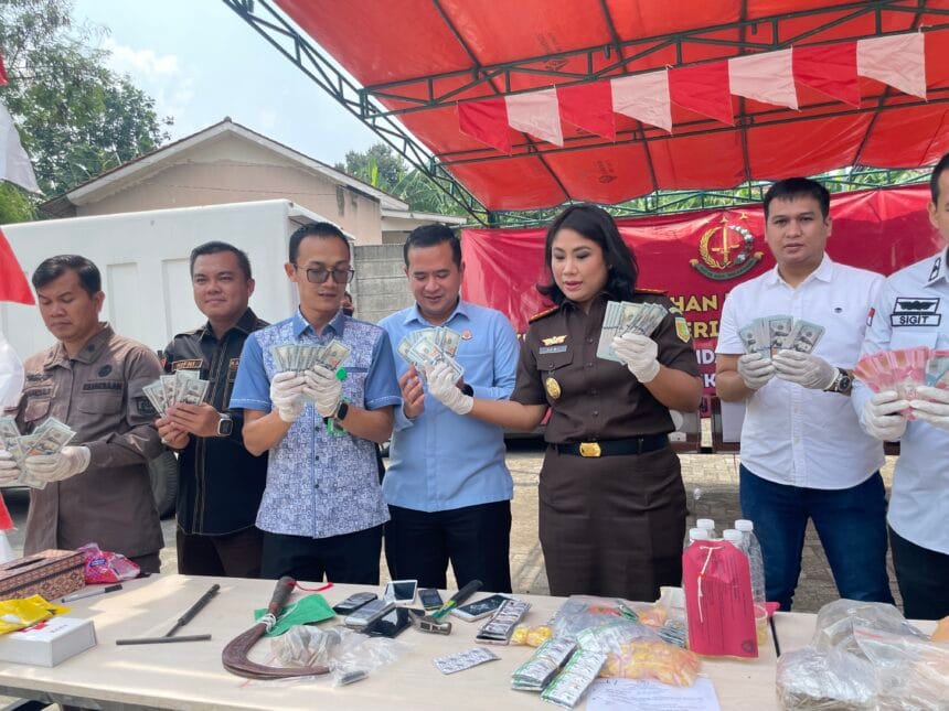 Kejari Tangsel Musnahkan Barang Bukti dari 73 Perkara Pidana Umum 1 Kejari Tangsel