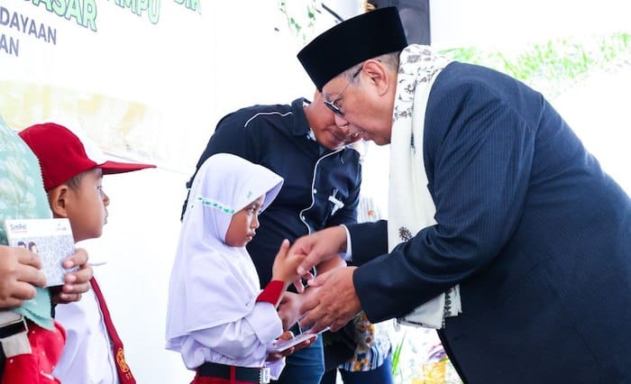 Pemkot Tangsel Beri Bantuan Pendidikan 1.000 Siswa dari Keluarga Miskin 1 Pemkot Tangsel