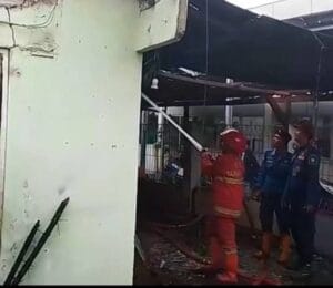 Kebakaran di Poris Gaga Hanguskan Rumah dan Warung, Diduga Akibat Korsleting Listrik 2 Kebakaran