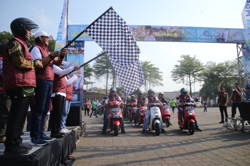 Dukung Transisi Energi Lebih Ramah Lingkungan, PLN Gelar Touring Electric Vehicle 1 Touring PLN Linimassa