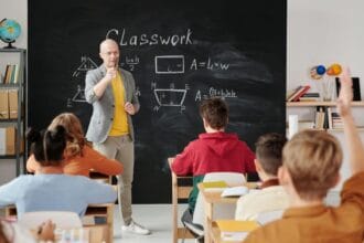 Hari Guru Sedunia 2024