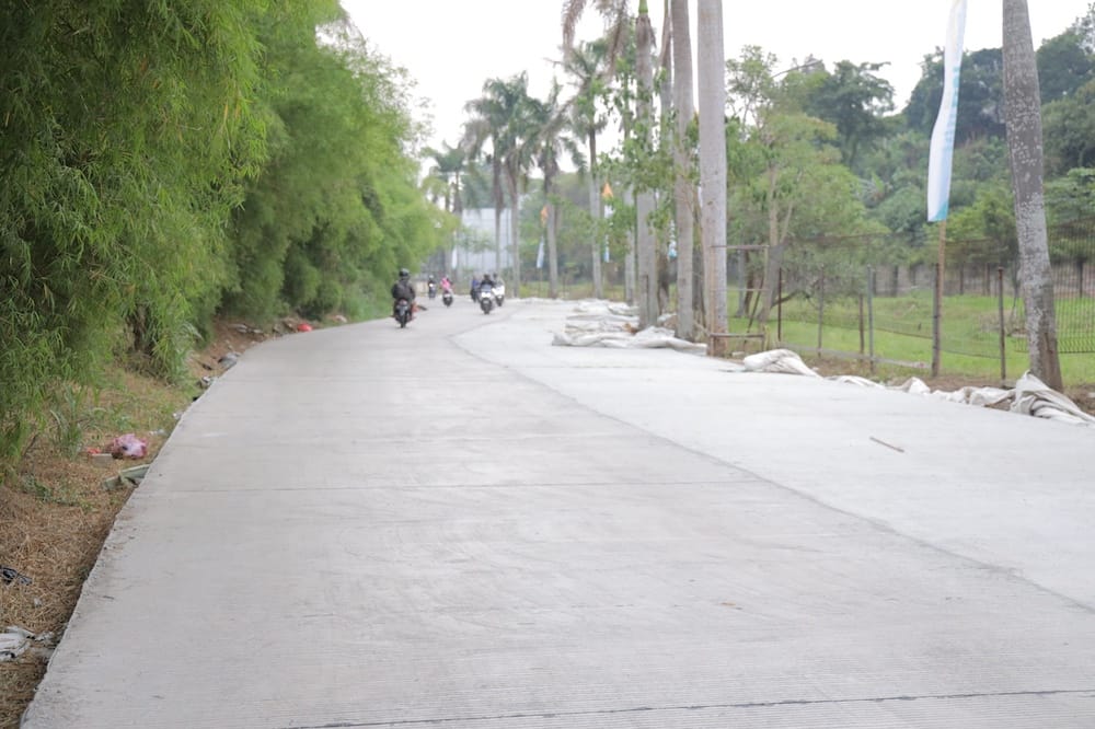 Dulu Rusak, Kini Jalan Villa Pamulang Tangsel Rampung Diperbaiki dan Nyaman Dilintasi 2 Jalan Villa Pamulang