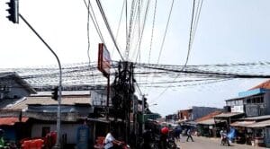 Kabel Fiber Optik di Pandeglang Semrawut 2 Kabel Fiber Optik di Pandeglang