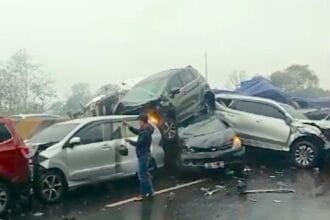 kecelakaan beruntun di Tol Cipularang