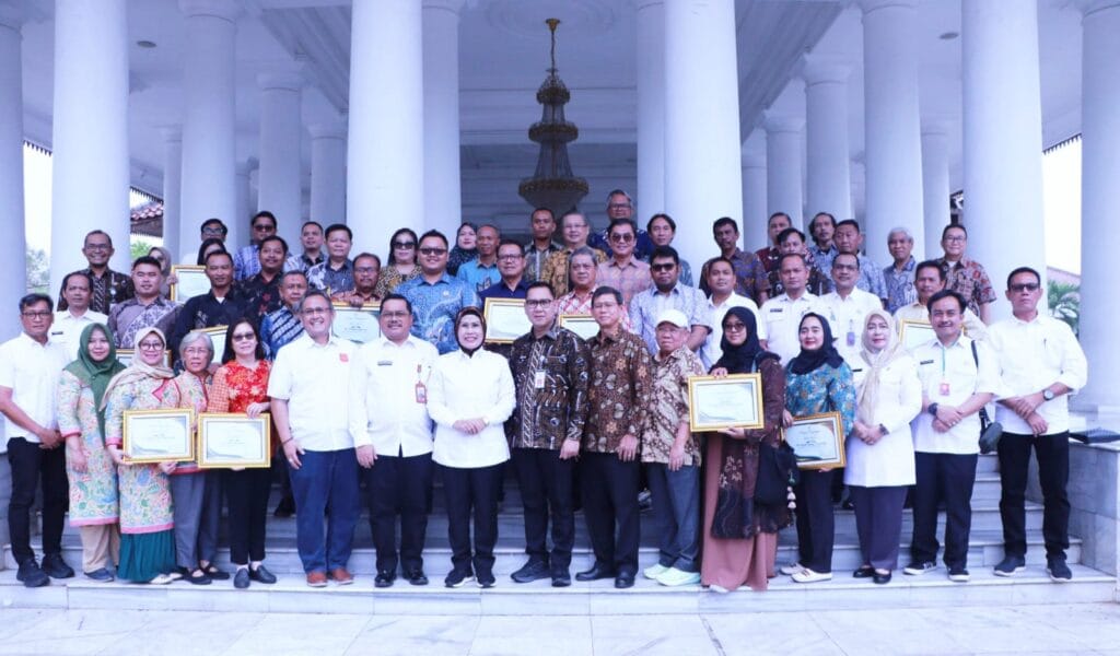 Serah Terima PSU, Bupati Serang Beri Penghargaan 2 Pengembang Perumahan 3 PSU