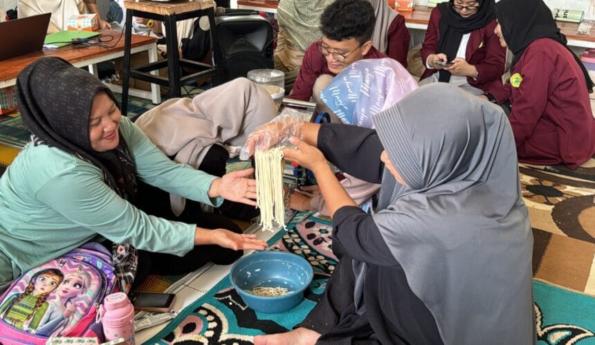 Dosen Teknologi Pangan Untirta Latih Pengolahan Produk Mi Talas Beneng 1 Untirta