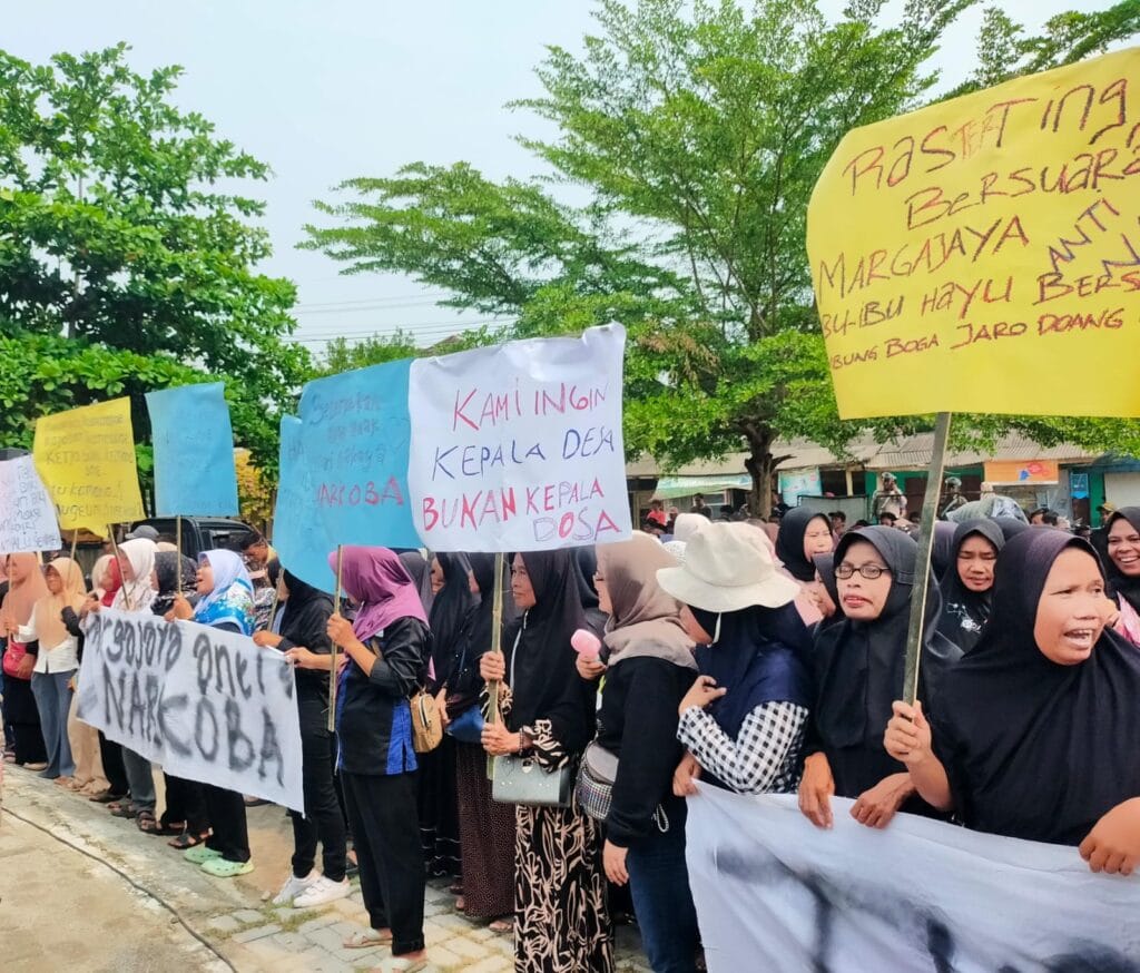 Tuntut Turunkan Kades Terjerat Narkoba, Ratusan Warga Lebak Memanas 2 Kades
