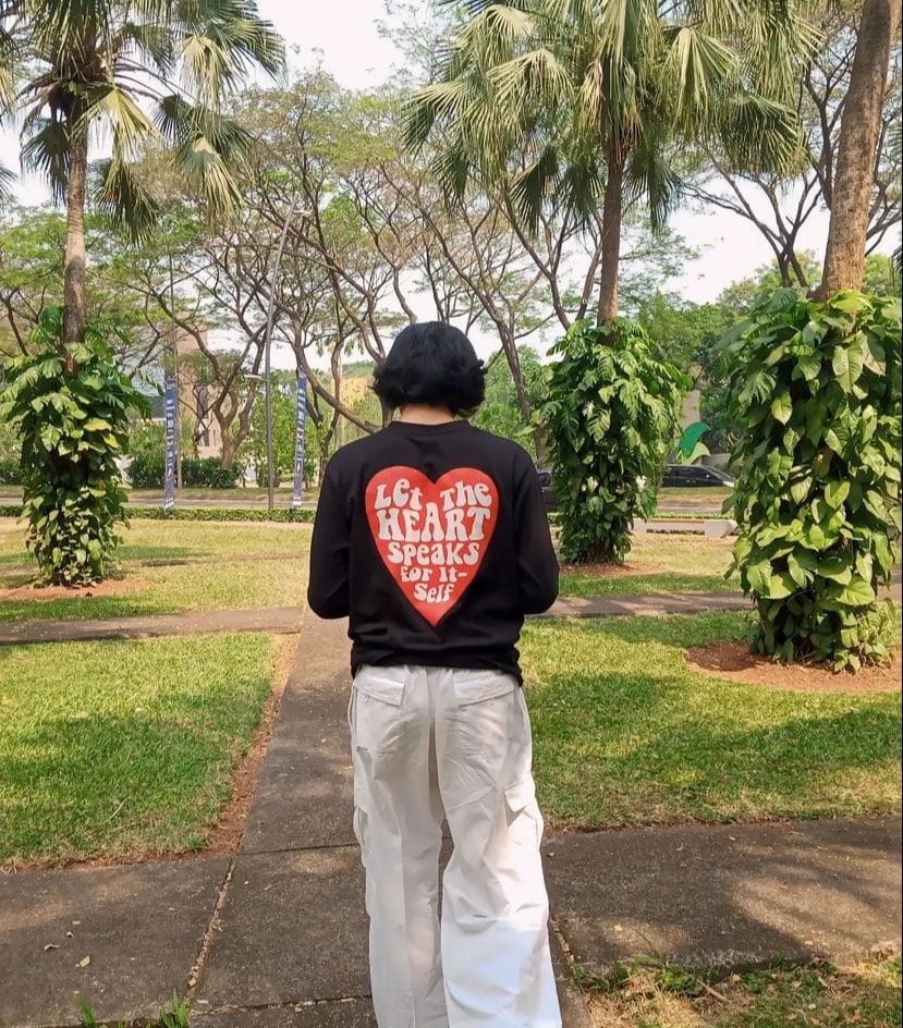 5 Rekomendasi Longsleeve Keren Lokal Brand, Gen Z Wajib Punya 2 Longsleeve