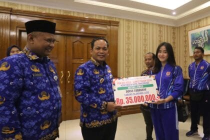 48301apresiasi atlet pon dan peparnas pemkot tangerang guyur bonus 480 juta 48301