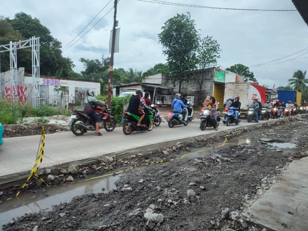 Pembangunan Jalan Tigaraksa-Maja Diapresiasi Warga, Jalan Mulus Nyaman Beraktivitas 2 Jalan Tiagaraksa-Maja