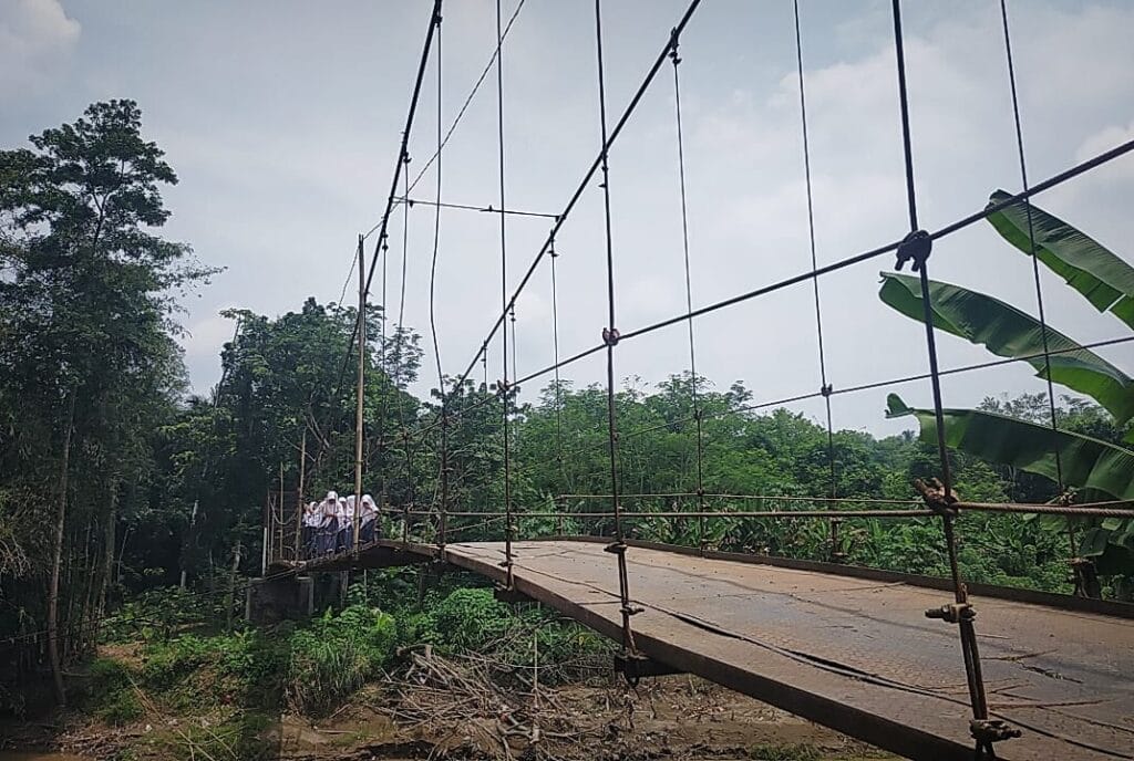 HUT Ke-196 Lebak, Masih Banyak Jalan dan Jembatan Rusak 2 HUT Ke-196 Lebak