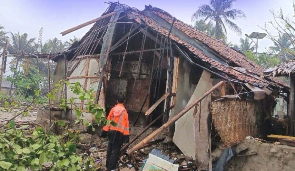 Akibat Banjir Rob, 16 Rumah di Pandeglang Rusak 2 Banjir Rob