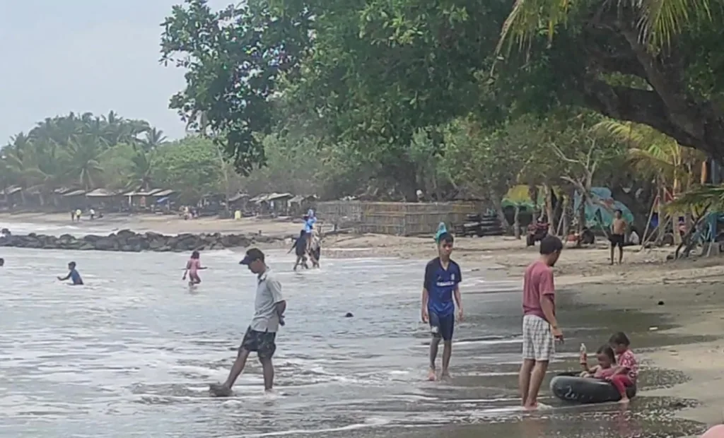 12 Pos di Jalur Wisata Pantai Anyer, Upaya Dishub Kabupaten Serang Urai Kemacetan 2 Pantai Anyer