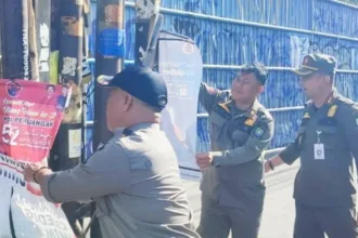 Trantib Larangan Copot Spanduk Tak Berizin