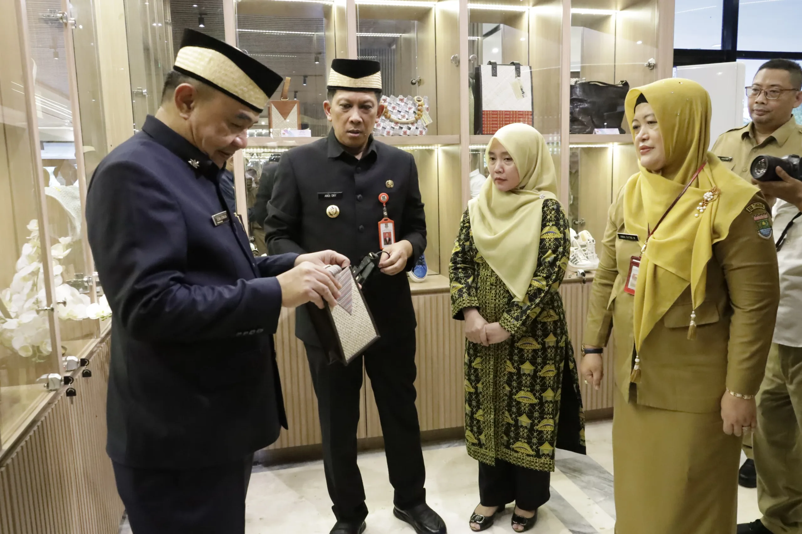 Gerai Dekranasda Wadah untuk Promosikan Produk Lokal dan UMKM 2 Gerai Dekranasda Kabupaten Tangerang,