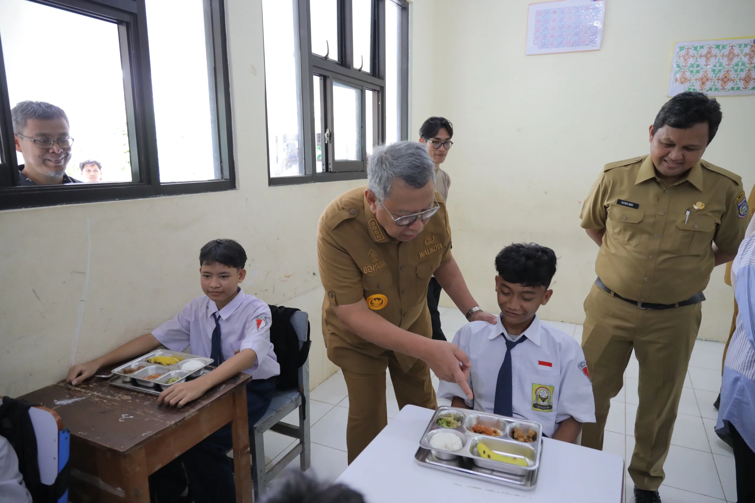 MBG di Serpong Benyamin Tinjau 7 Lokasi 2 MBG di Serpong