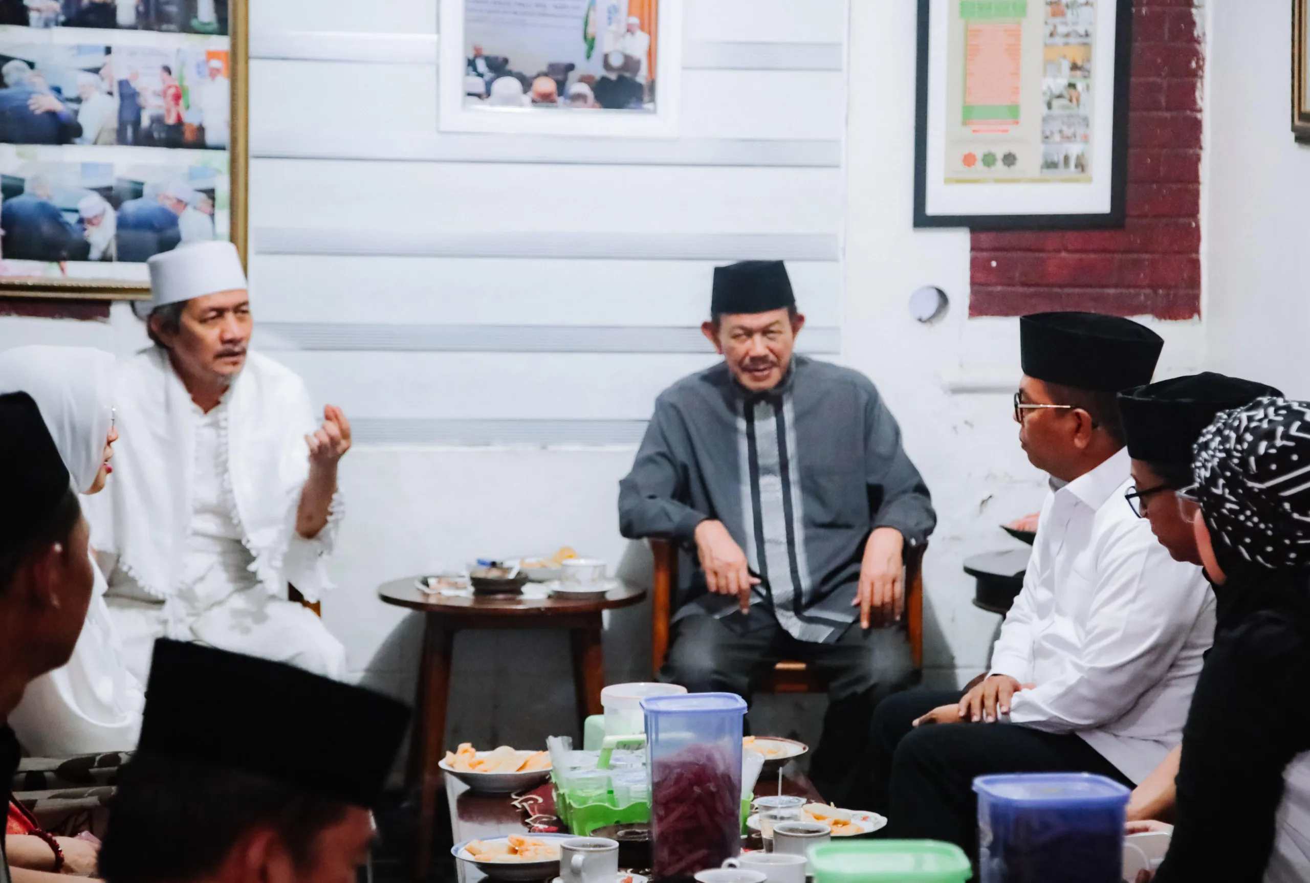 Usai Ditetapkan Jadi Gubernur Banten Terpilih, Andra Soni Langsung Temui 2 Ulama Banten 2 Gubernur Banten Terpilih