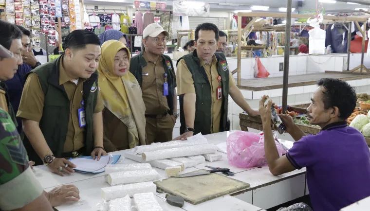 Andi Ony sidak bahan pokok