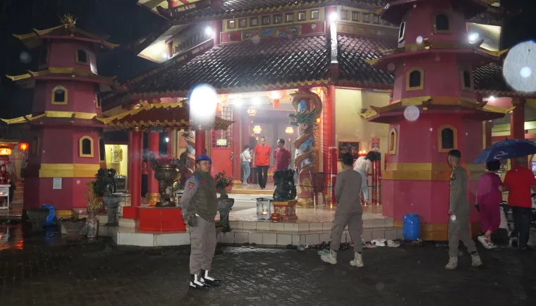 70 Personel Satpol PP Kabupaten Tangerang Jaga Vihara 1 Satpol PP Kabupaten Tangerang Jaga Vihara