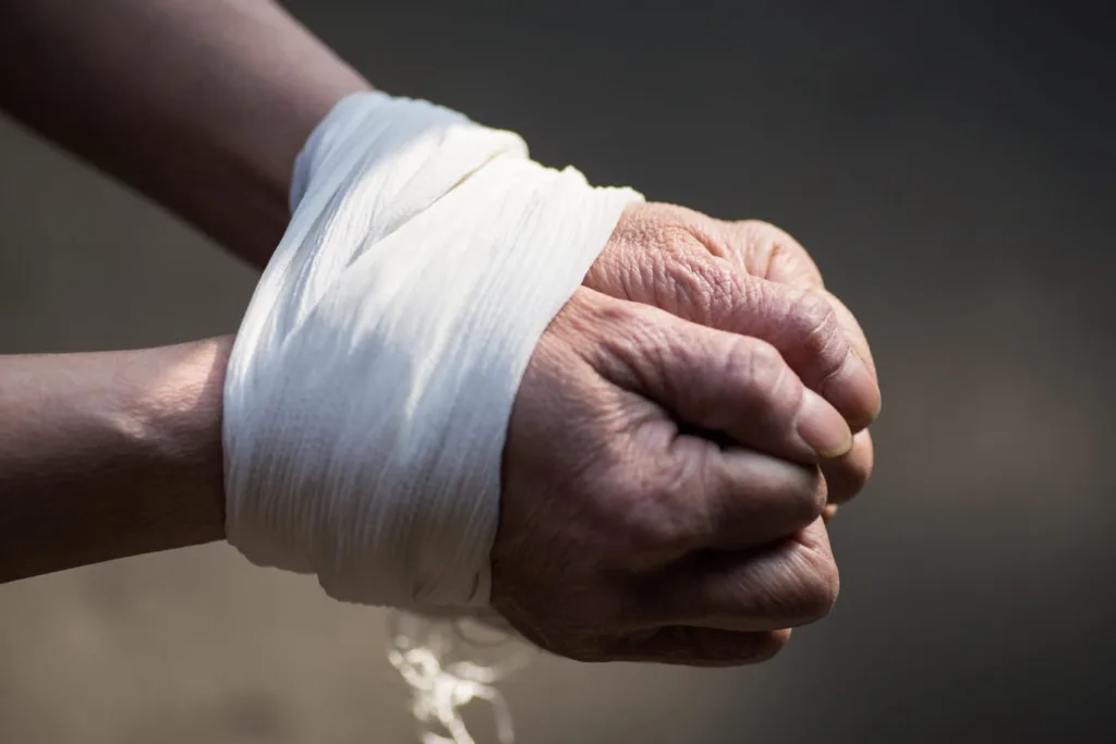 4 Penyebab Self Harm dan Cara Mengatasinya 2 Self Harm