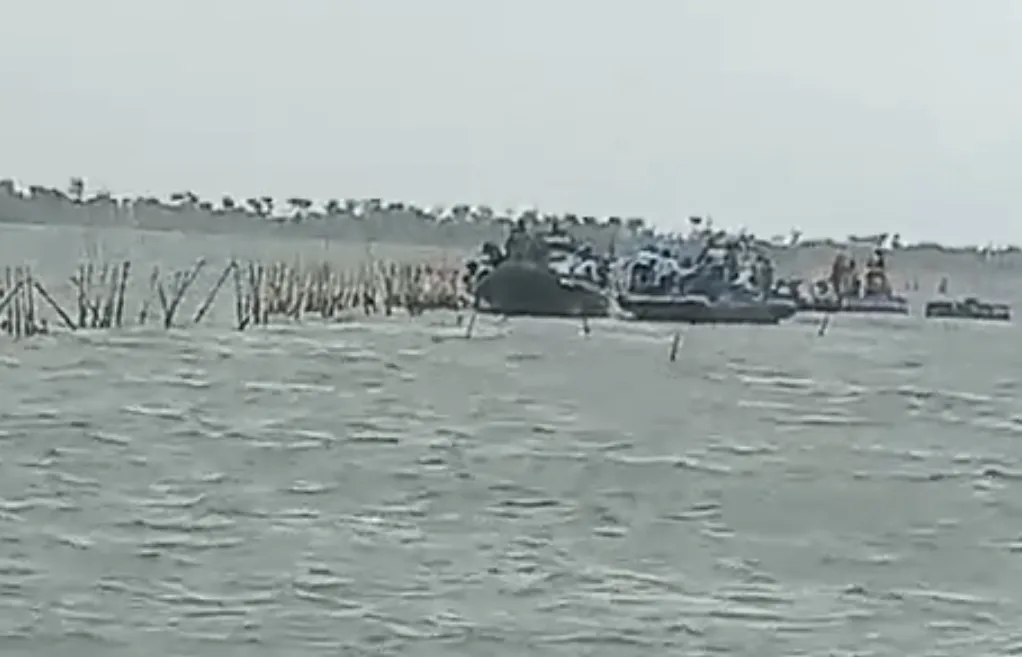Pembongkaran Pagar Laut di Tangerang Dipantau Menteri Kelautan dan Perikanan 2 Pagar Laut