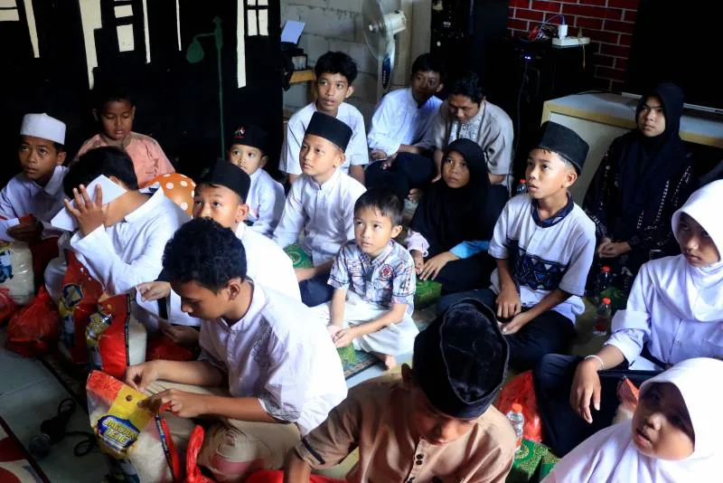 Peringati HPN 2025, Nurdin dan Forwat Isi Santunan Anak Yatim Piatu 2 Hari Pers Nasional 2025