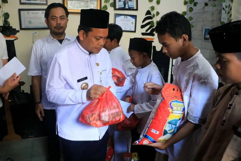 Peringati HPN 2025, Nurdin dan Forwat Isi Santunan Anak Yatim Piatu 1 Hari Pers Nasional 2025.