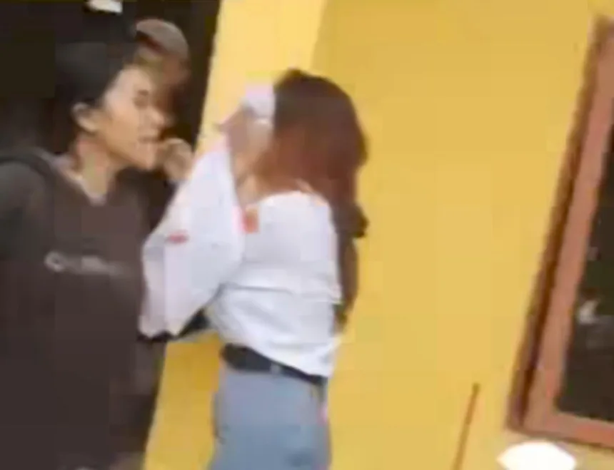 Viral Insiden Penganiayaan Siswi SMK di Cilegon, Pelaku Pacar Teman Korban Dicari Polisi 1 Siswi SMK di Cilegon